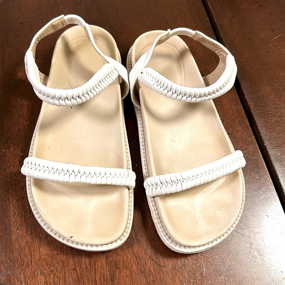Journee Collection Josee in White